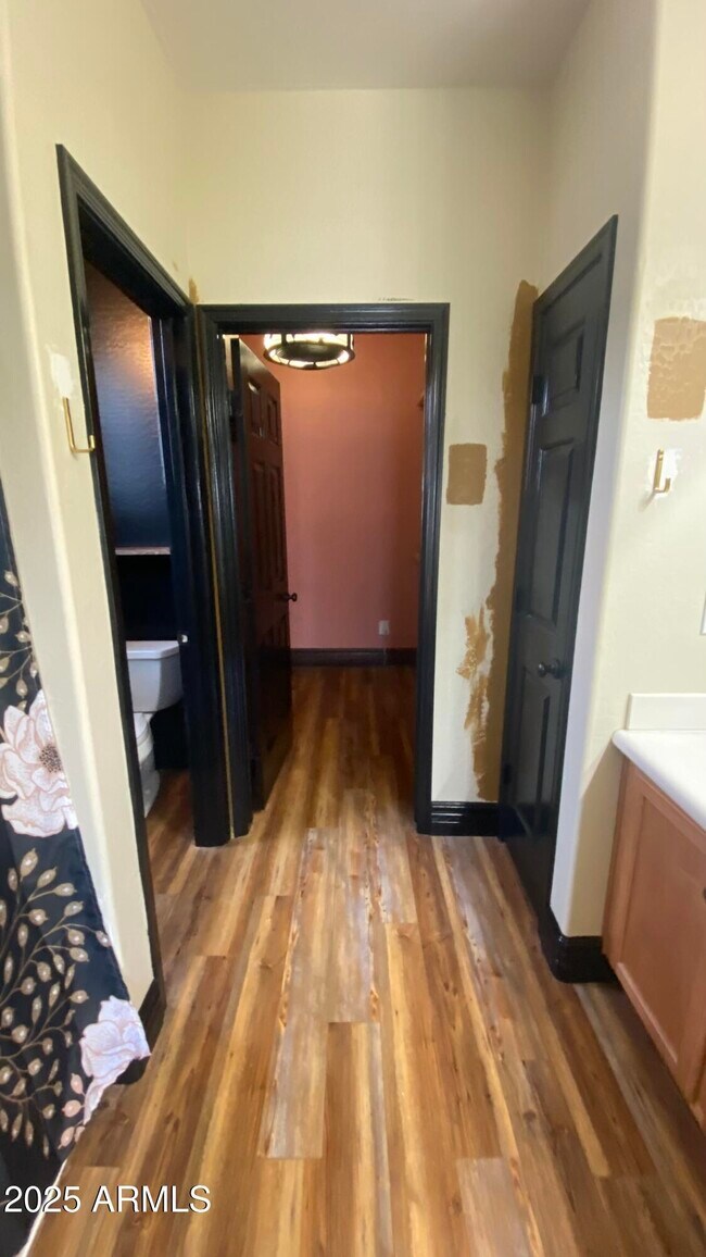 Building Photo - 39519 N White Tail Ln