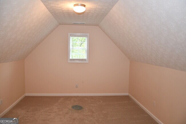 Building Photo - 4235 Old Wood Dr SW