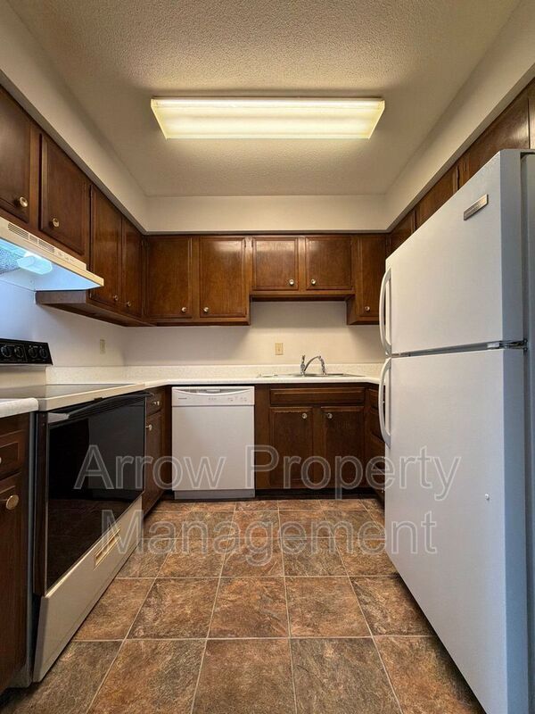 Building Photo - 3831 S 46th St