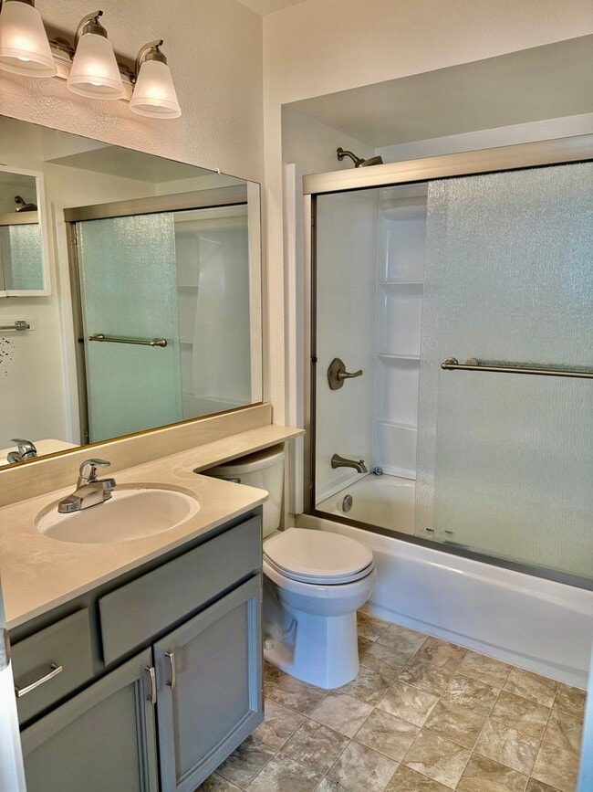 Building Photo - TROVITA-6816/6818