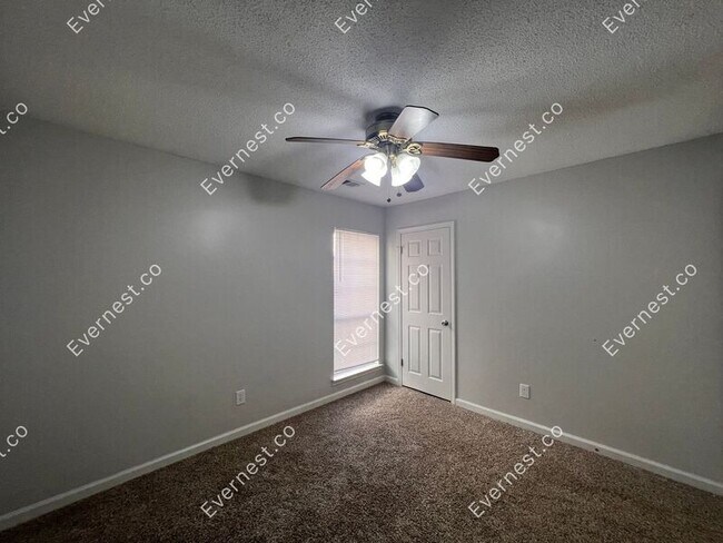 Building Photo - 7396 Overlook Dr
