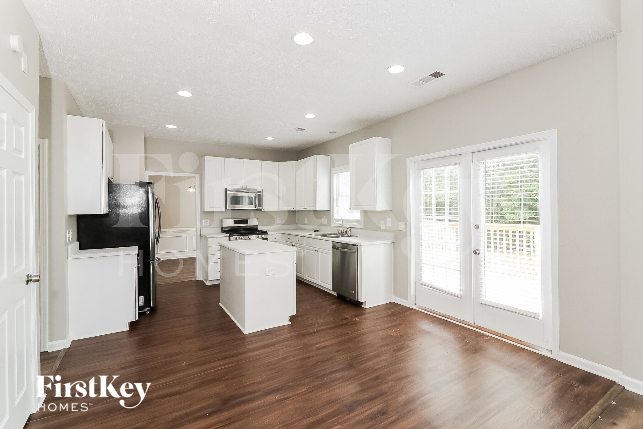 Building Photo - 1455 Chamirey Dr SW