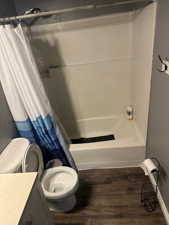 Building Photo - 524 Silcott Ct