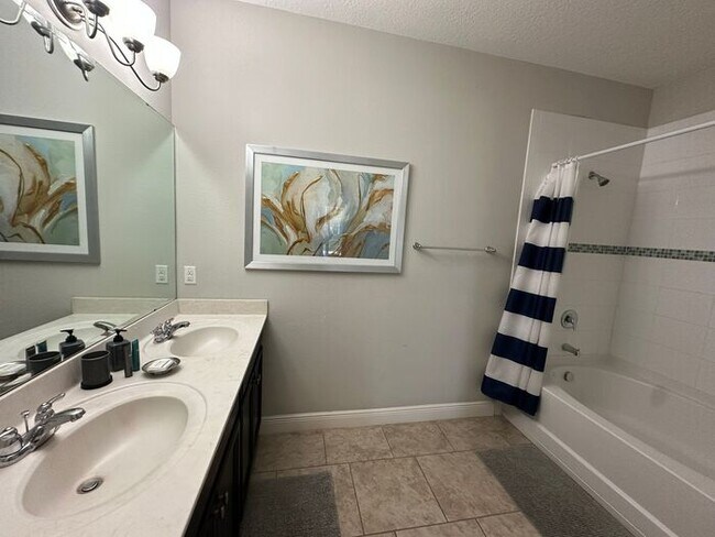 Building Photo - 5299 Wildwood Wy