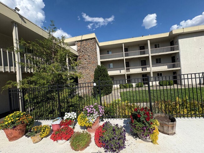 Building Photo - Fountain Terrace Apartments