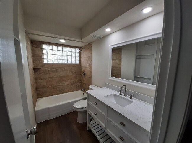 Building Photo - 4318 Jenny Ln