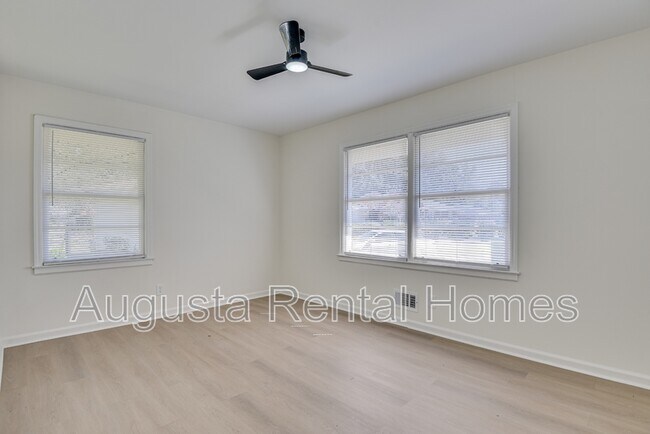 Building Photo - 2618 Providence Ct