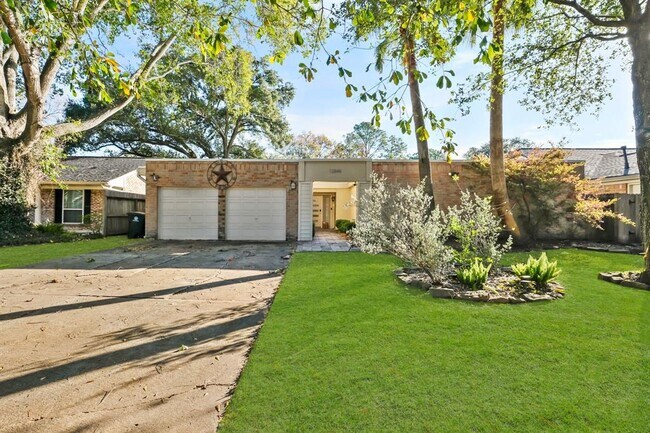 Primary Photo - 12848 Westleigh Dr