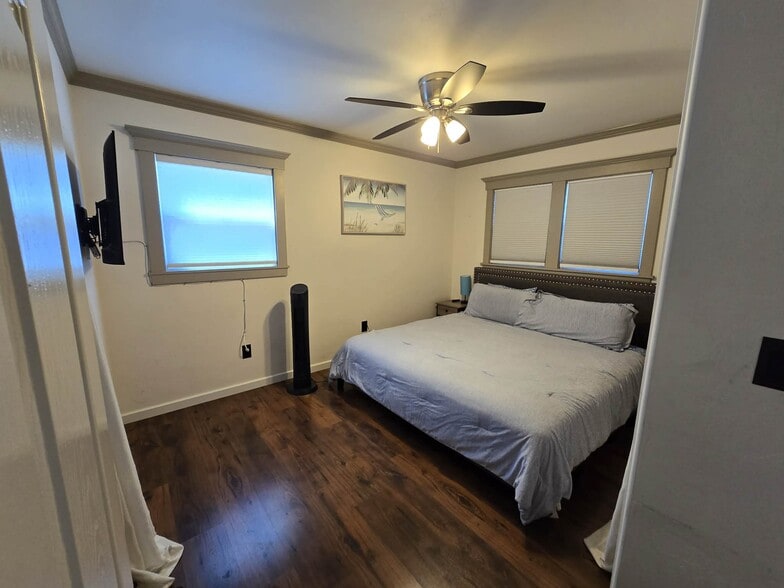 Building Photo - 2645 Garnet Ave