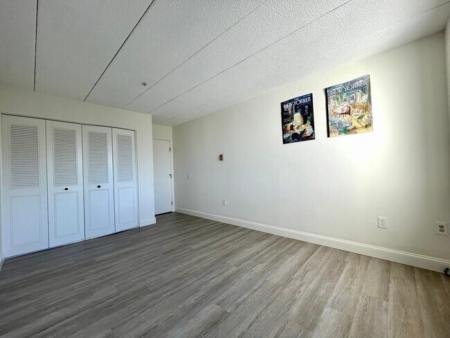 Building Photo - 308 Quarry St