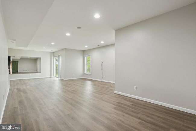 Building Photo - 51 Knickerbocker Ln