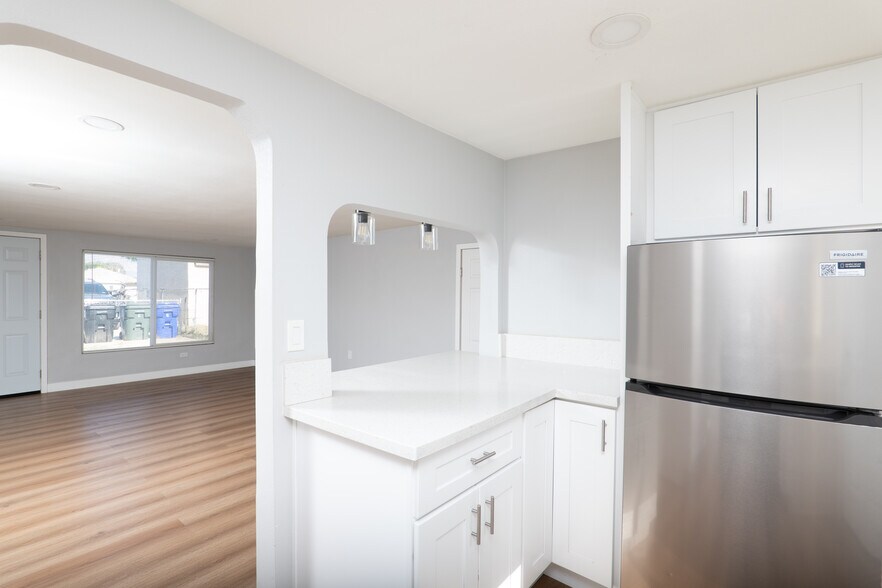 Building Photo - 5286 Odell St