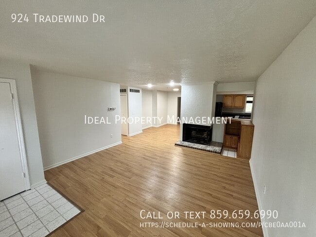 Building Photo - 924 Tradewind Dr