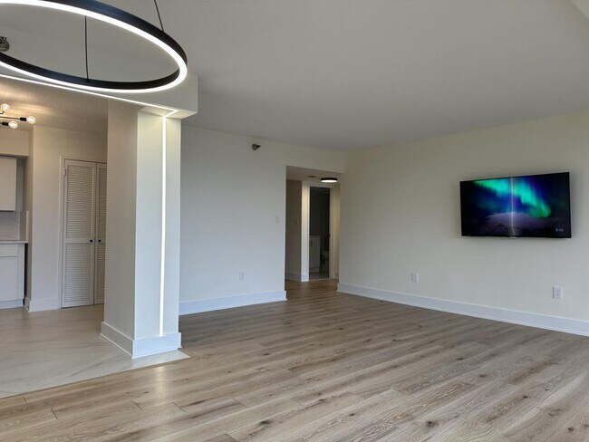 Building Photo - 1808 Old Meadow Rd