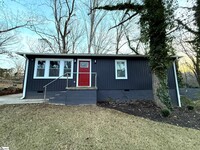 Building Photo - 113 Prancer Ave