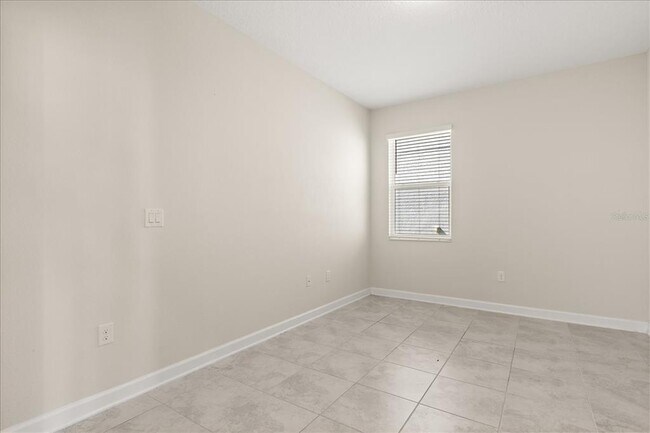 Building Photo - 9131 Cut Shot Dr