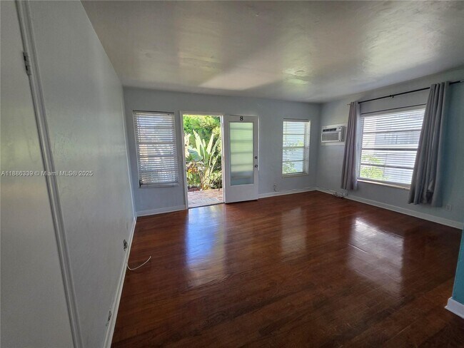 Building Photo - 8024 Harding Ave
