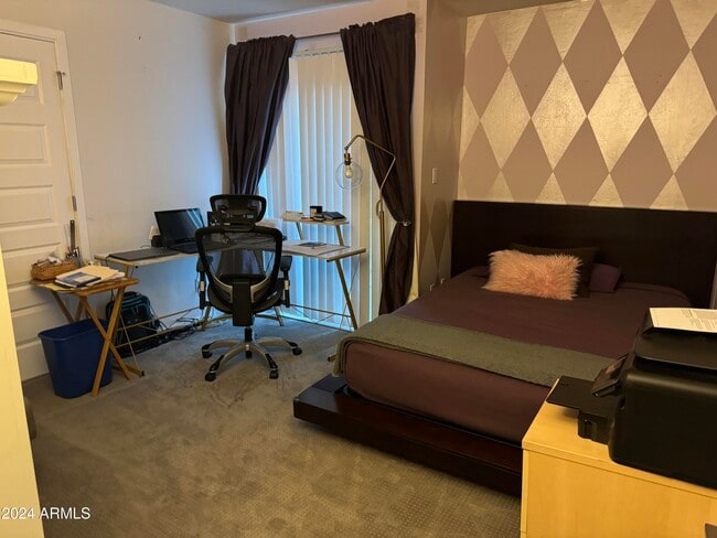 Building Photo - 7908 E Solano Dr