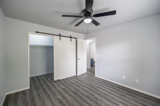 Building Photo - 1701 N Lewis Ave