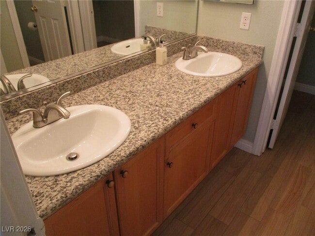 Building Photo - 1052 Country Skies Ave