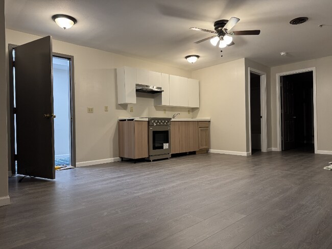 Building Photo - 355 S Main St