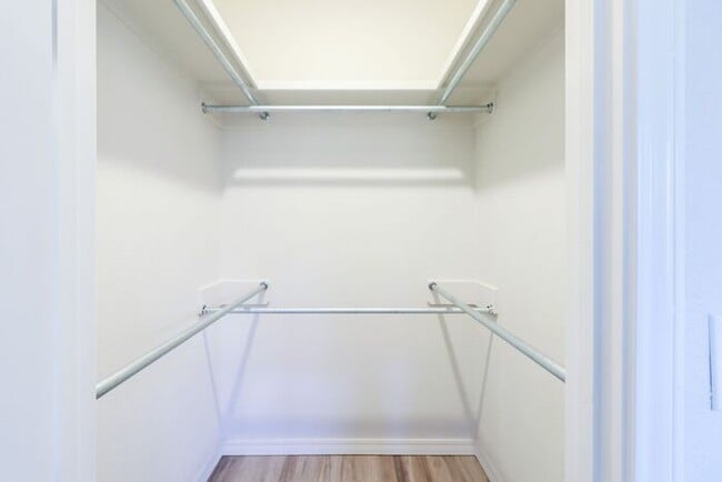 Building Photo - Tower View Contemporary Flats - Unit C