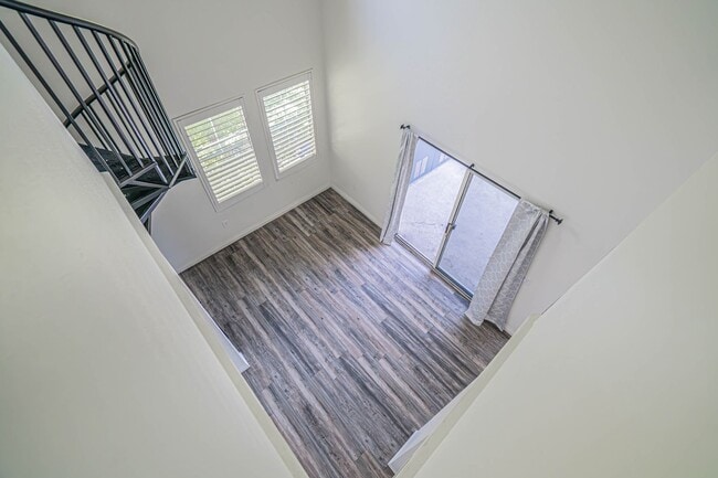 Building Photo - 1 Bedroom + Loft in the Bordeaux Community of Saugus!