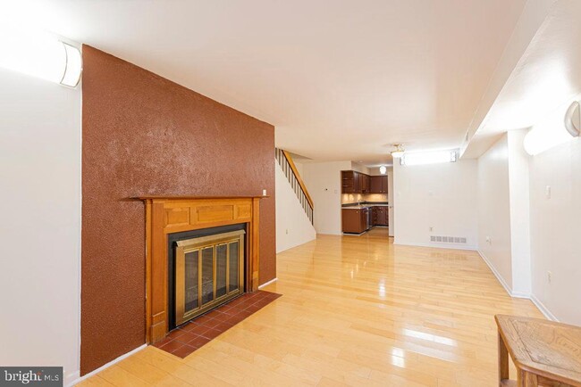 Primary Photo - 2107 Arch St