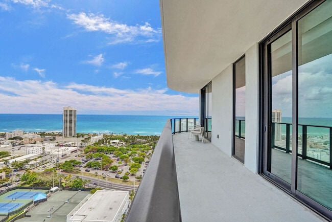 Building Photo - 580 72nd St