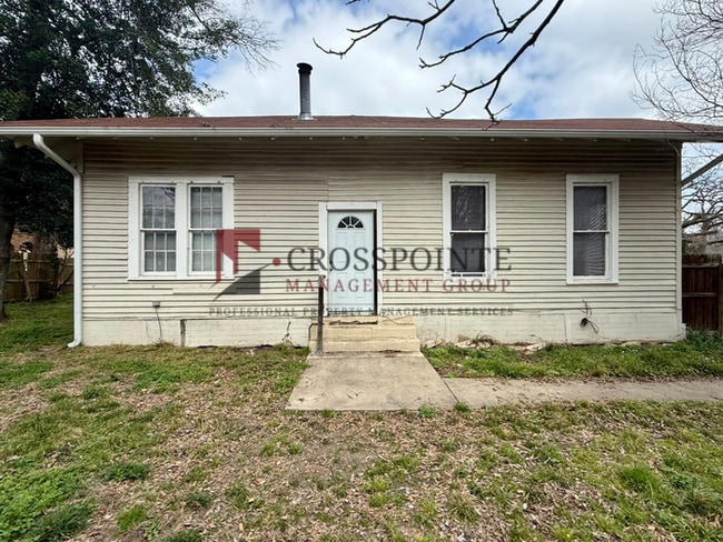 Building Photo - Tour Today! 3 Bedroom, 2 Bathroom House!