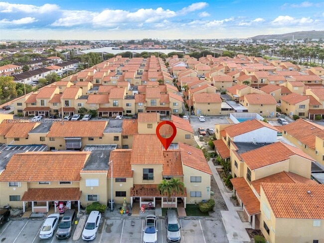 Building Photo - 2740 W 63rd St