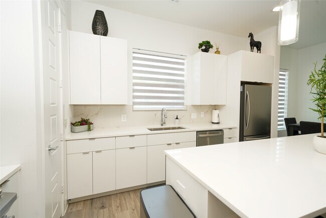 Building Photo - 4607 Edmund St