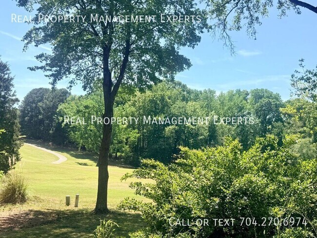 Building Photo - 8509 Golf Ridge Dr