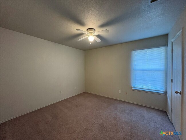 Building Photo - 2102 Tahoe Ct