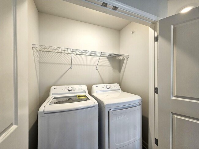 Building Photo - 334 Lanier Cir