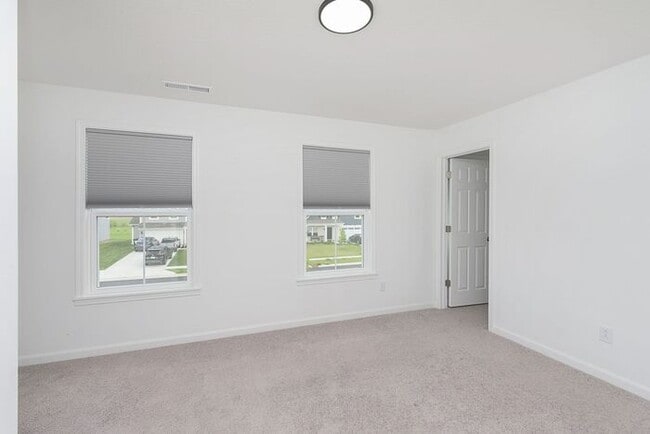 Building Photo - Awesome 5 Bedroom In Great McCordsville Lo...