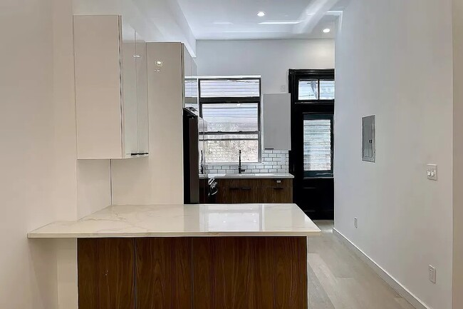 Building Photo - 202 St Nicholas Ave