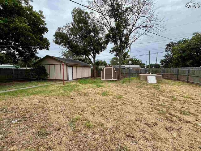 Building Photo - 5133 Lakefront Dr