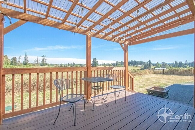 Building Photo - 516 NE 199th St