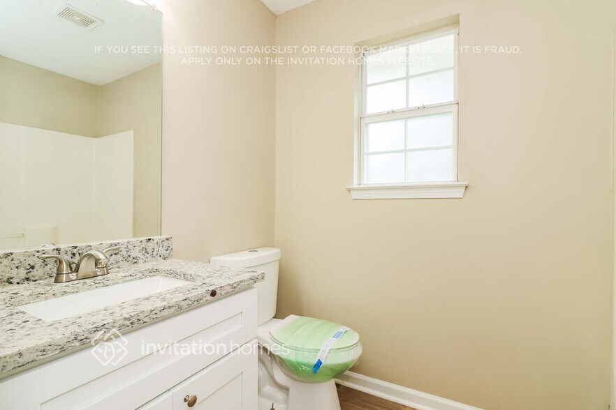 Building Photo - 6058 Pavestone Dr SW