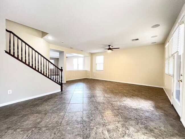 Building Photo - 10555 Winter Grass Dr