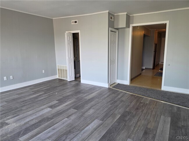 Building Photo - 100 Brooklea Dr