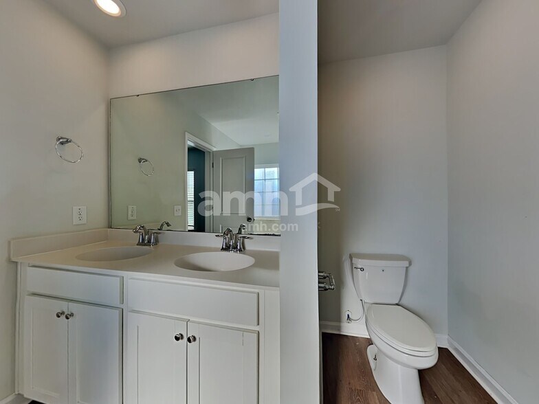 Building Photo - 139 Stagecoach Ave