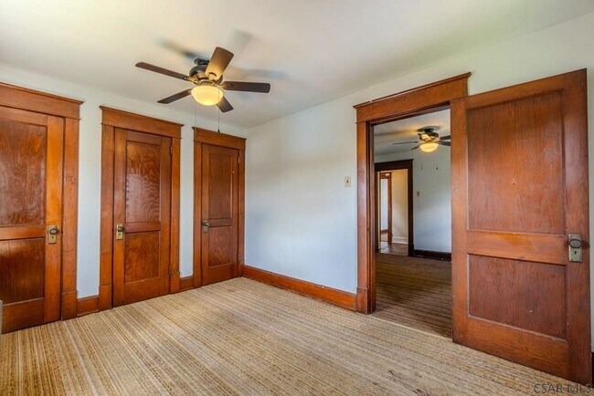 Building Photo - 222 Strayer St