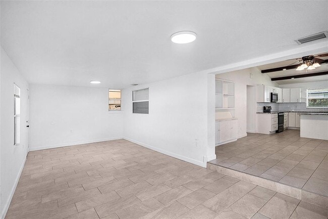 Building Photo - 1640 Picardy Cir