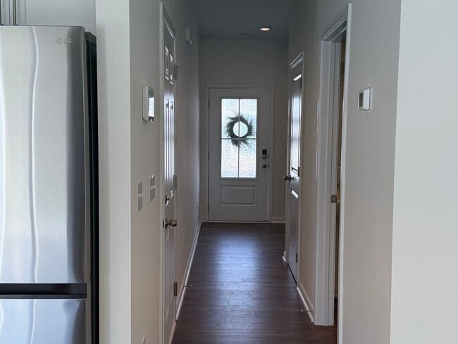 Building Photo - 3 Bedroom Condo Central Jonesborough