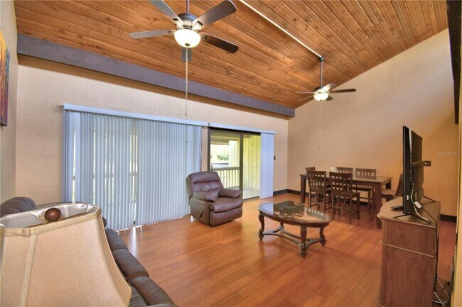 Building Photo - 5027 Sherwood Ln
