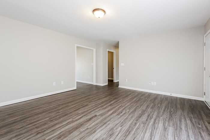 Building Photo - 207 Pinonwood Dr