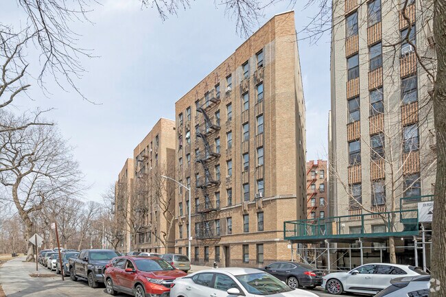Building Photo - 75 W Mosholu N