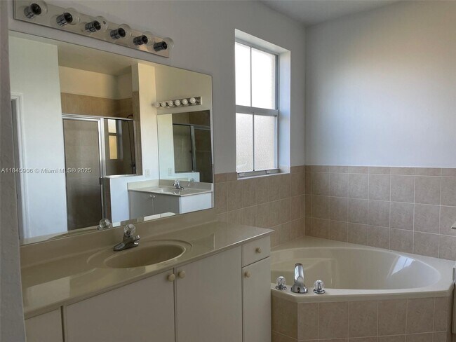 Building Photo - 11413 SW 137th Passage